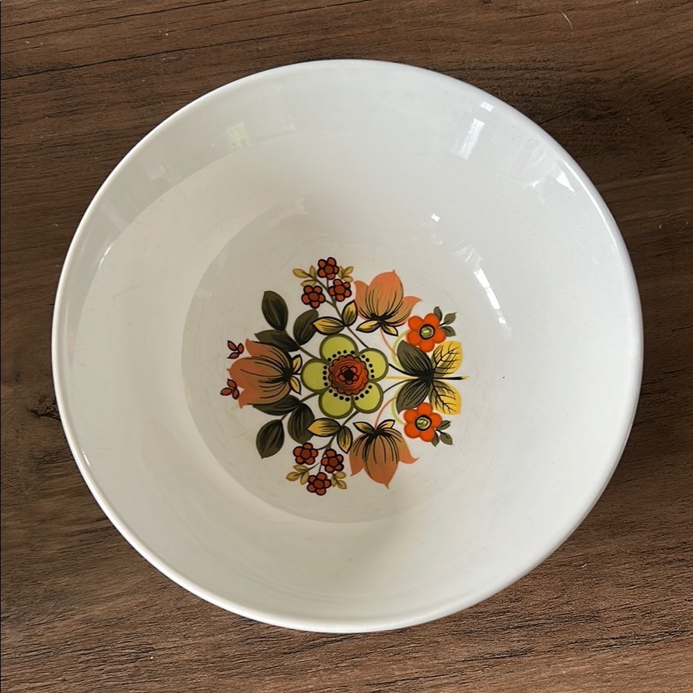 Vintage JOHNSON Bros floral bowl made in england